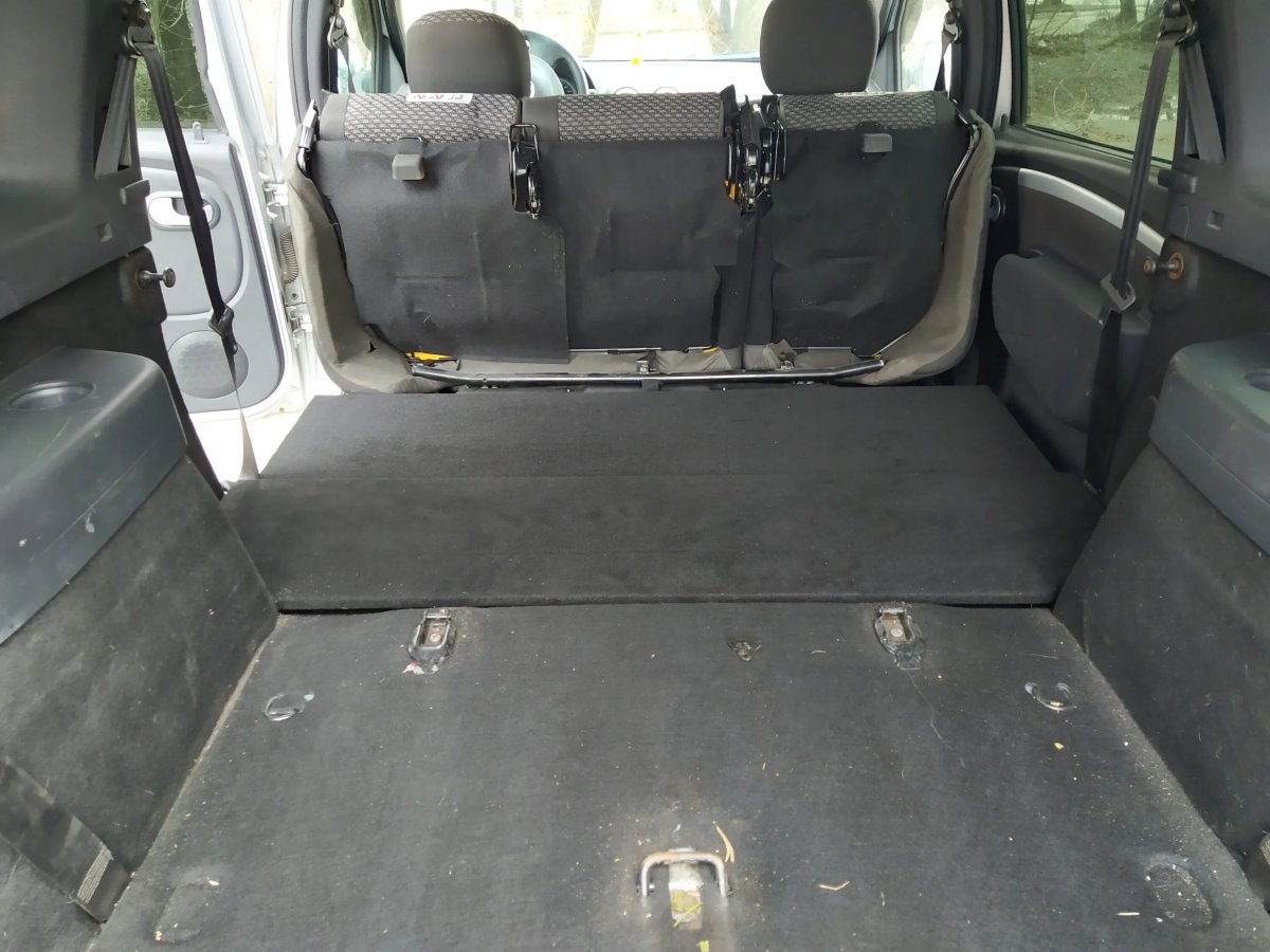 Ровный пол в Лада Ларгус 7 мест