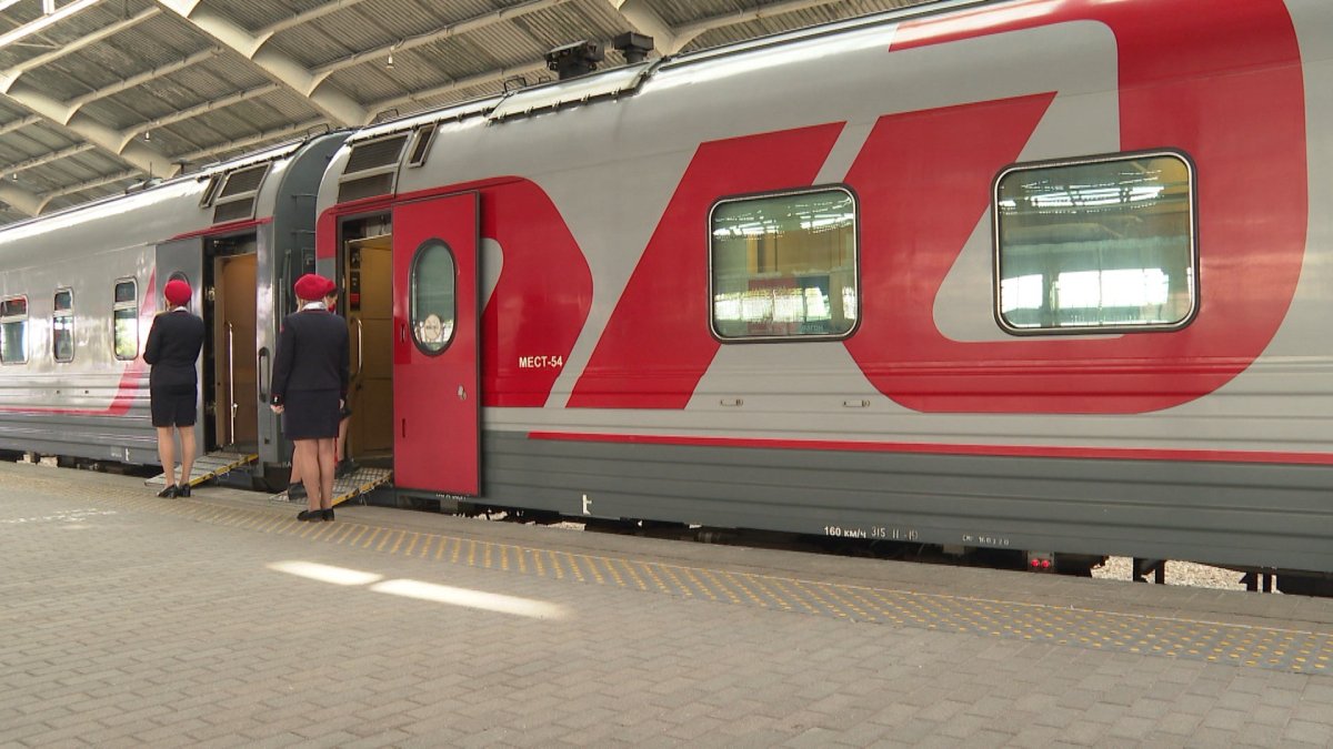 Фирменный поезд янтарь