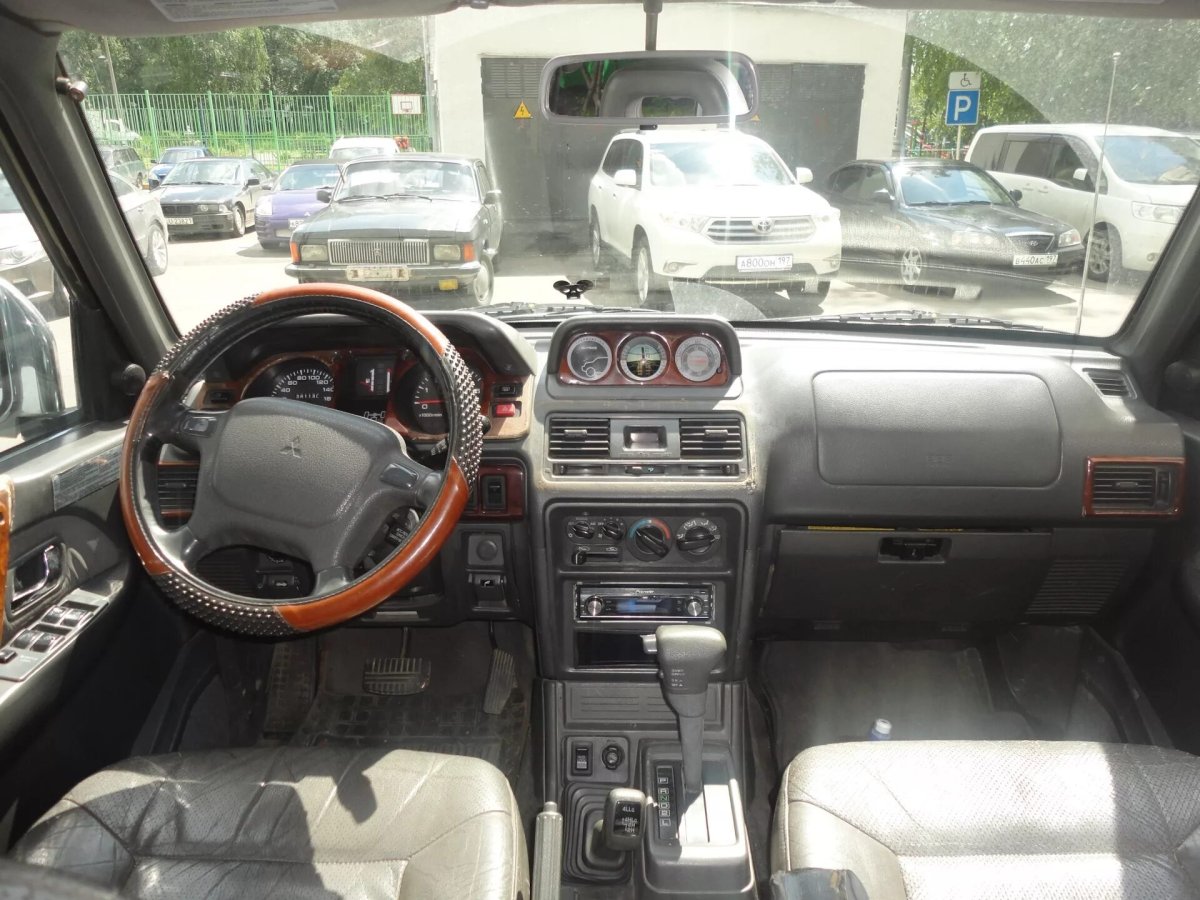 Митсубиши Паджеро 1996 салон