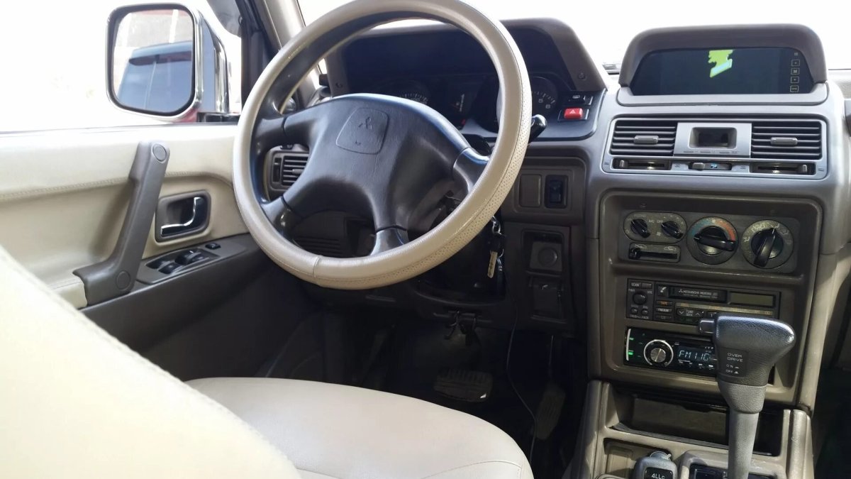 Mitsubishi Pajero 1993 салон