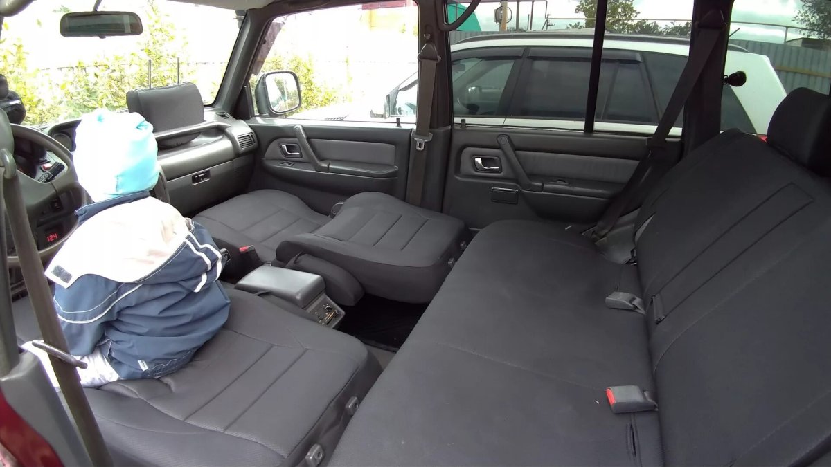 Митсубиси Паджеро 2 салон сзади