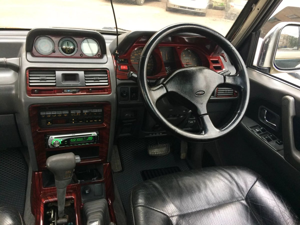 Mitsubishi Pajero 1995 салон