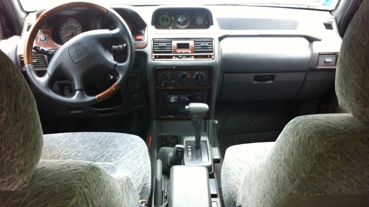 Pajero 1999 салон