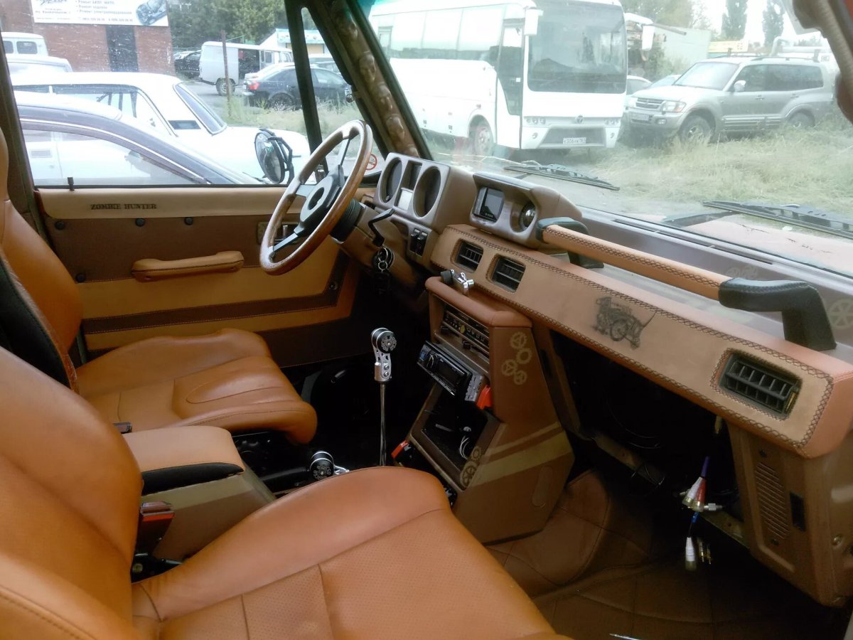 Mitsubishi Pajero 1 салон