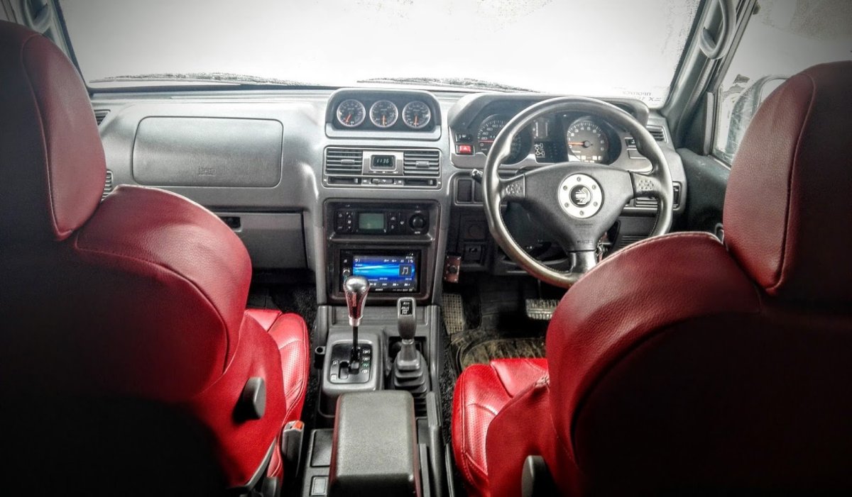 Митсубиси Паджеро Эволюшн