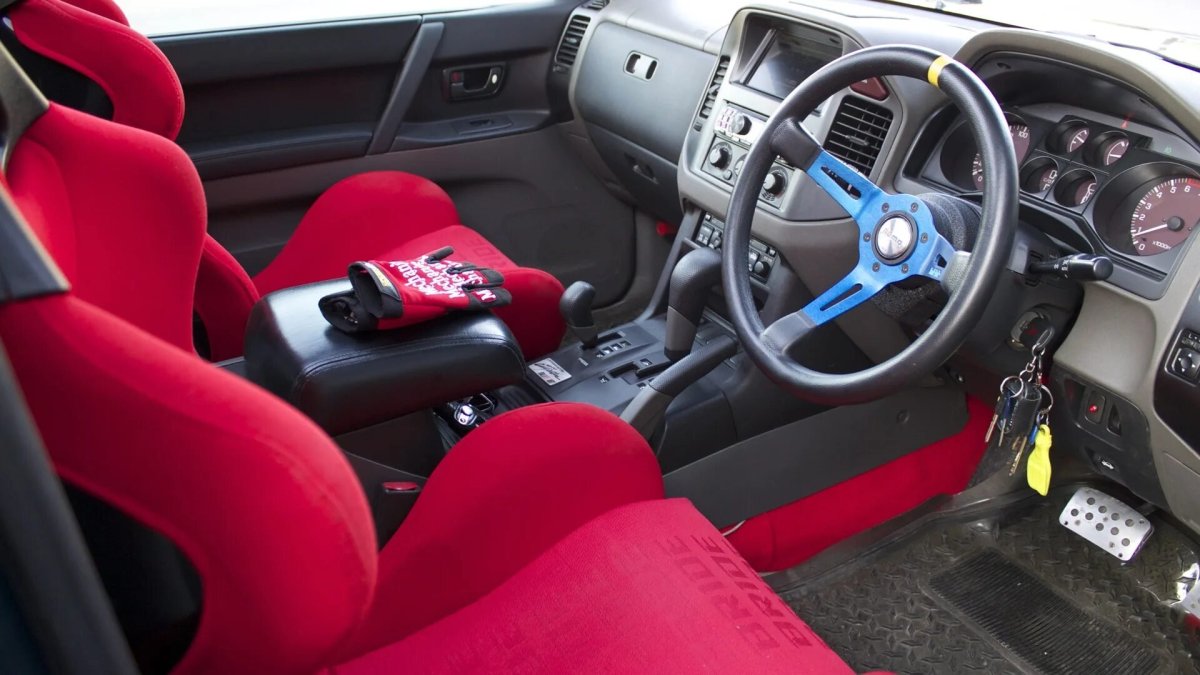 Паджеро Эволюшн салон