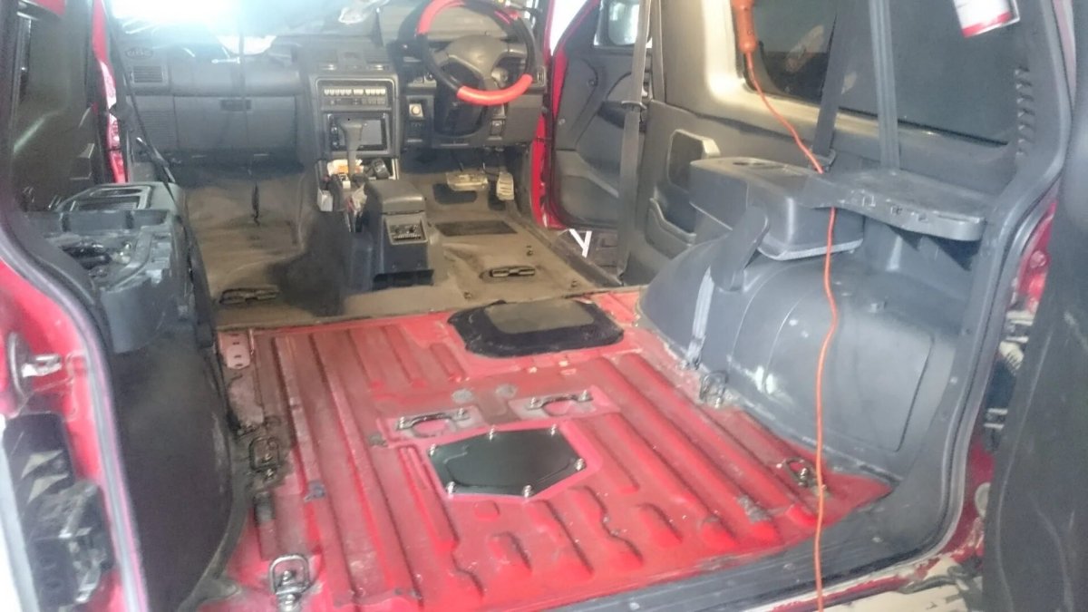 Замена сидений Паджеро 2