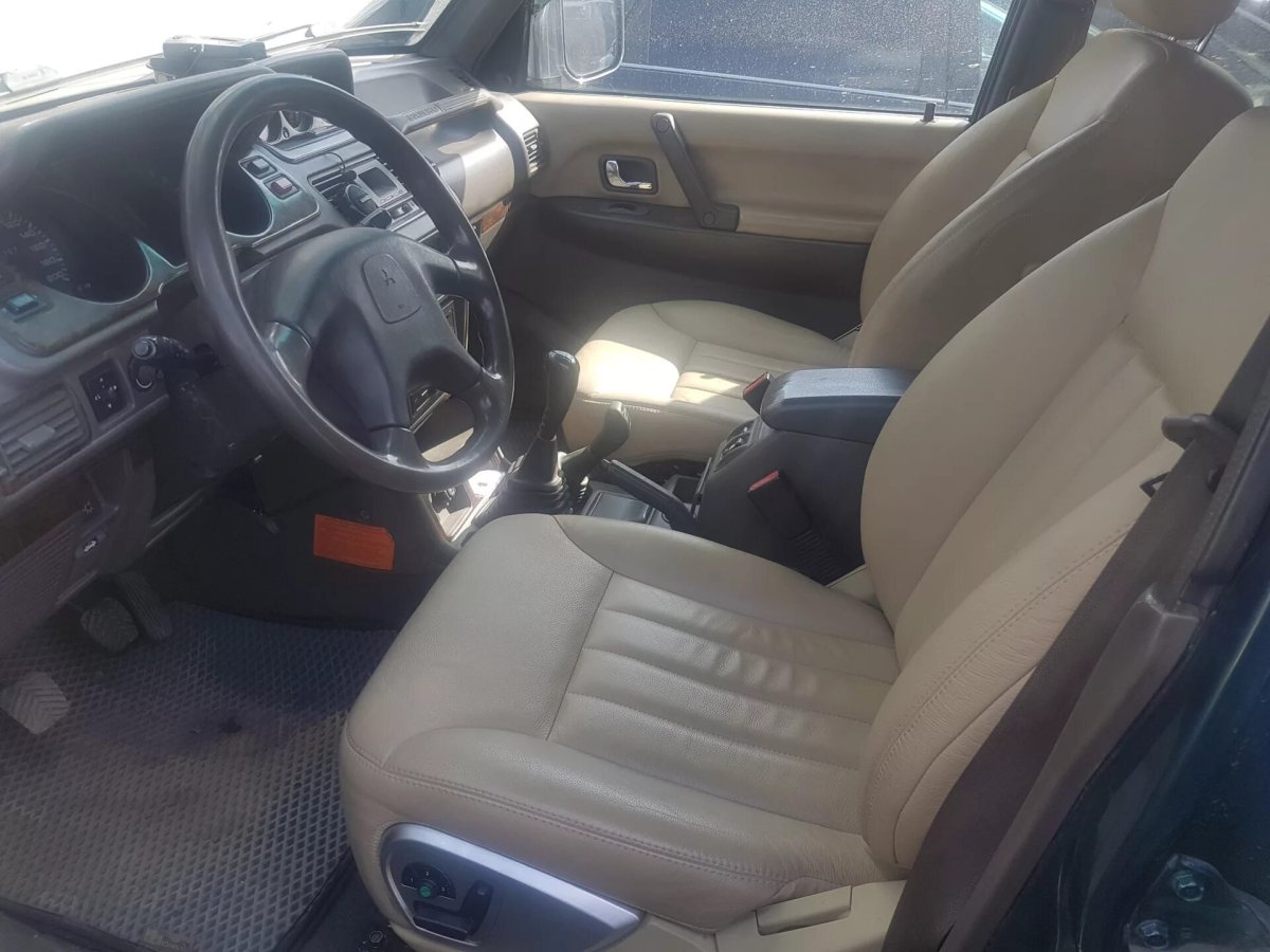 Сиденья от мерса на Паджеро 2