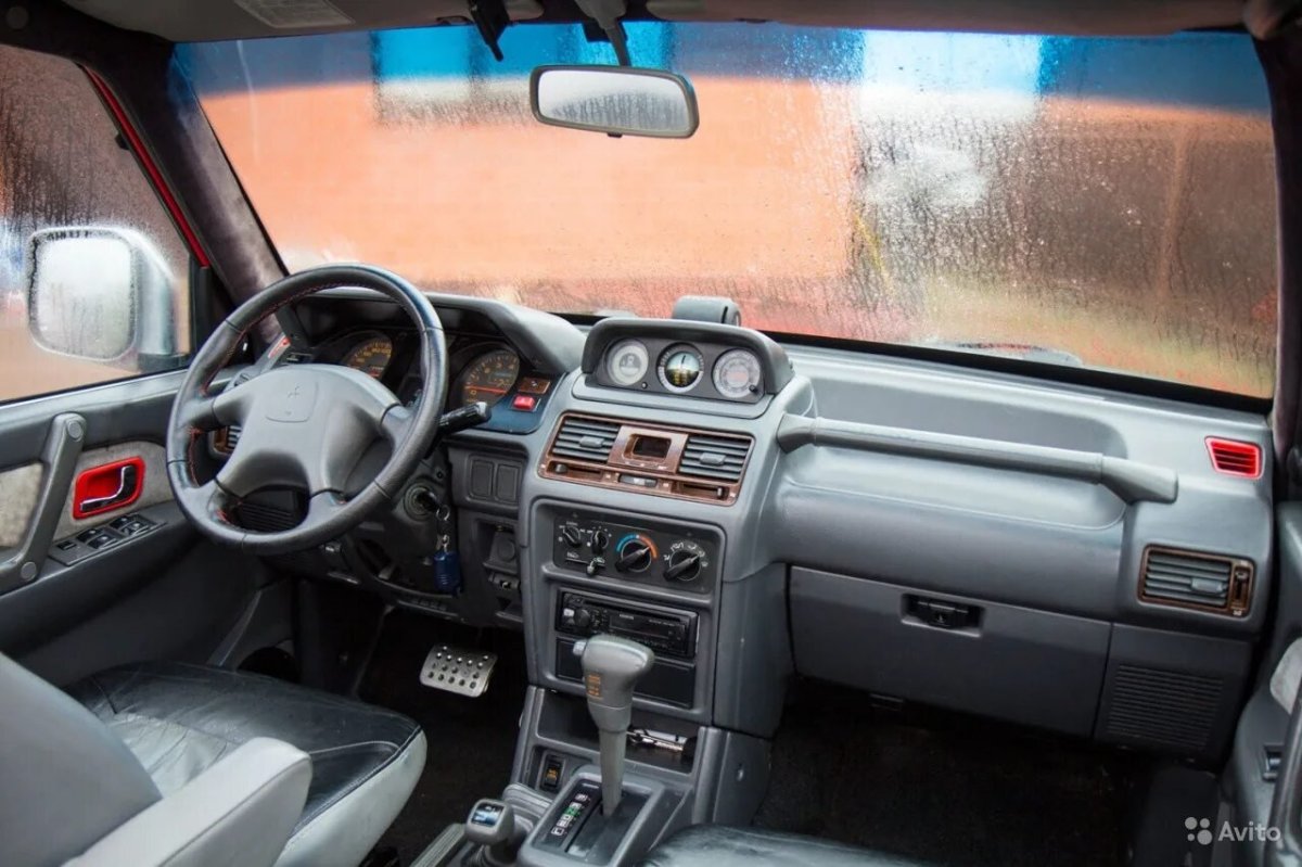 Mitsubishi Pajero 1992 салон
