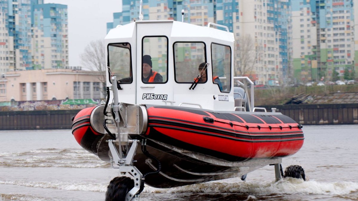 Лодка амфибия