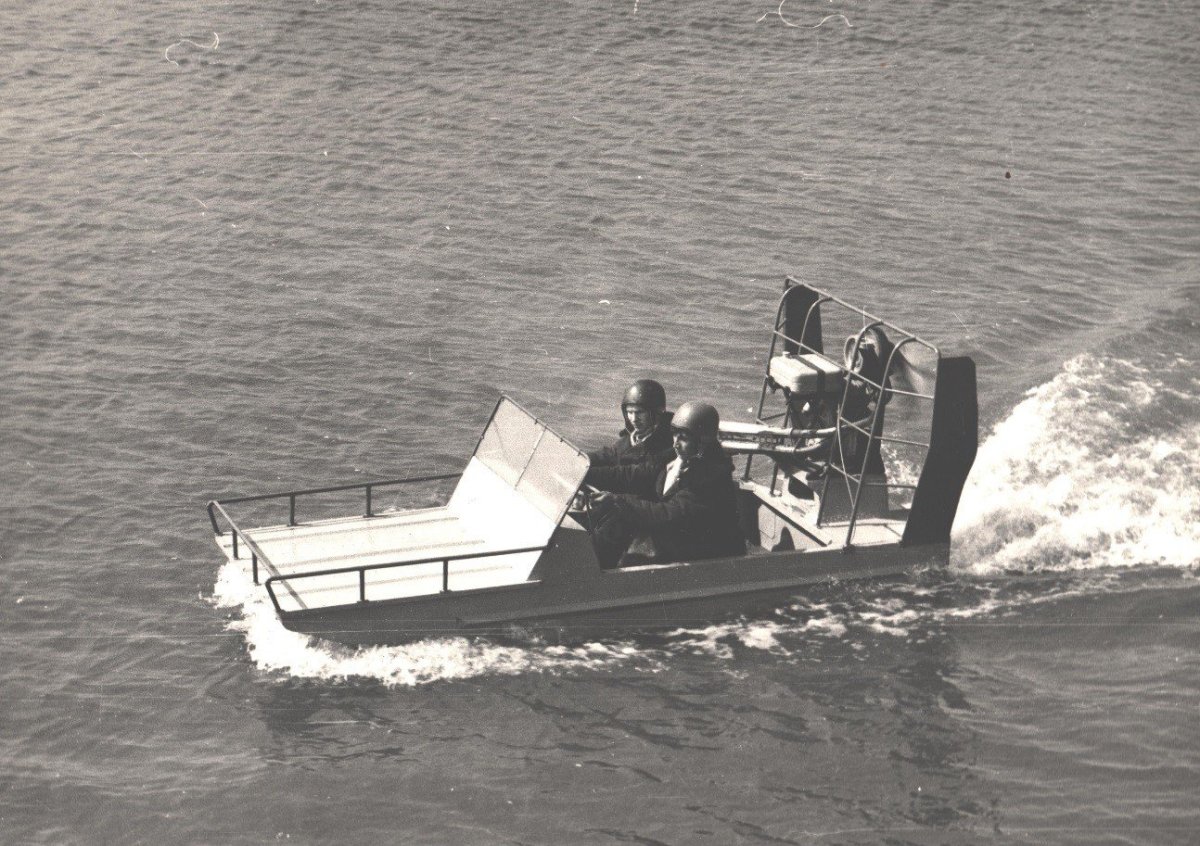 Катера с воздушной разгрузкой