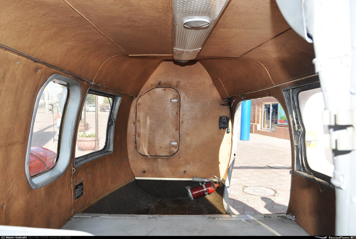 Ми-2 вертолёт салон