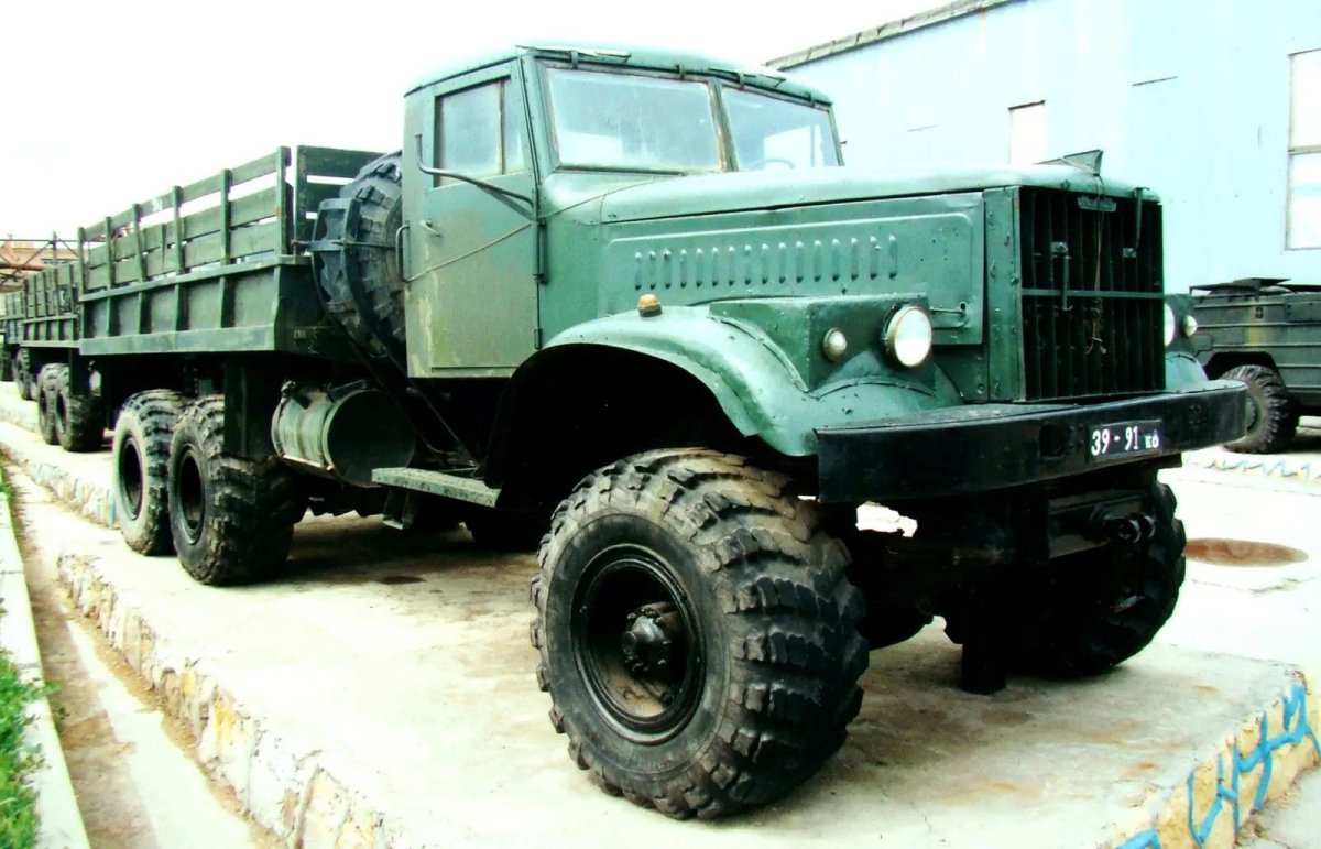 КРАЗ-255б военный