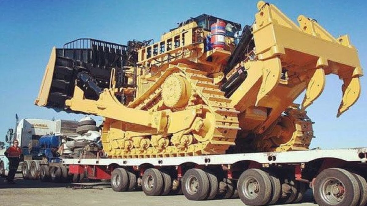 Самый большой Катерпиллер бульдозер в мире