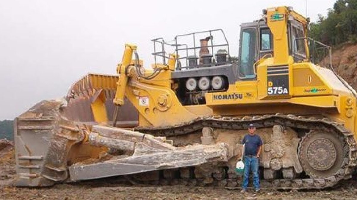 Бульдозер Komatsu d575a-3