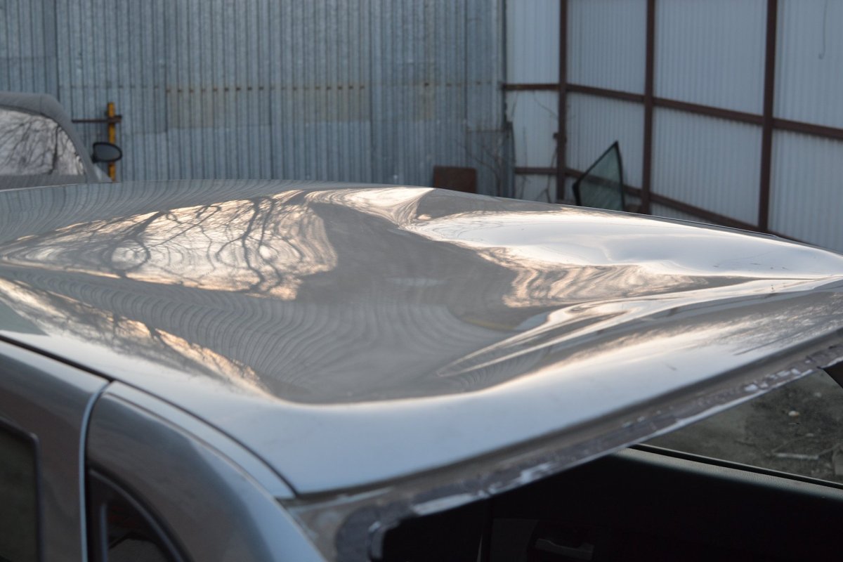 Помята крыша автомобиля