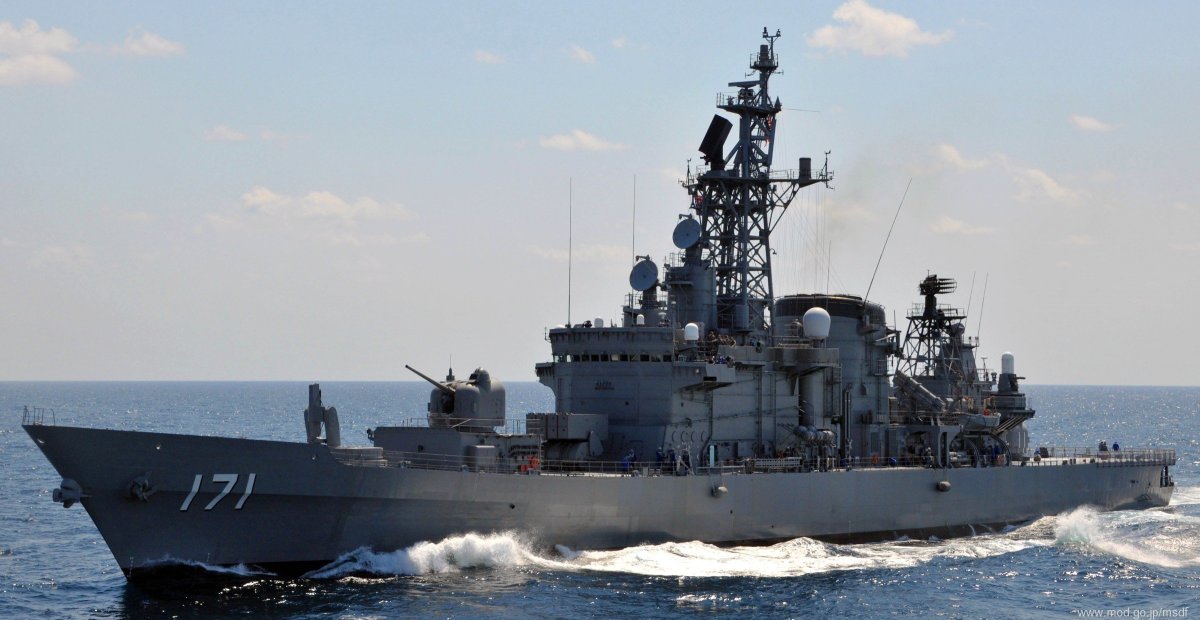 Эскадренный миноносец с управляемым ракетным оружием