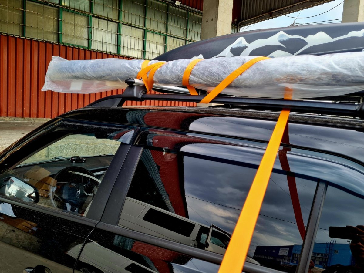 Транспортировка груза на крыше автомобиля