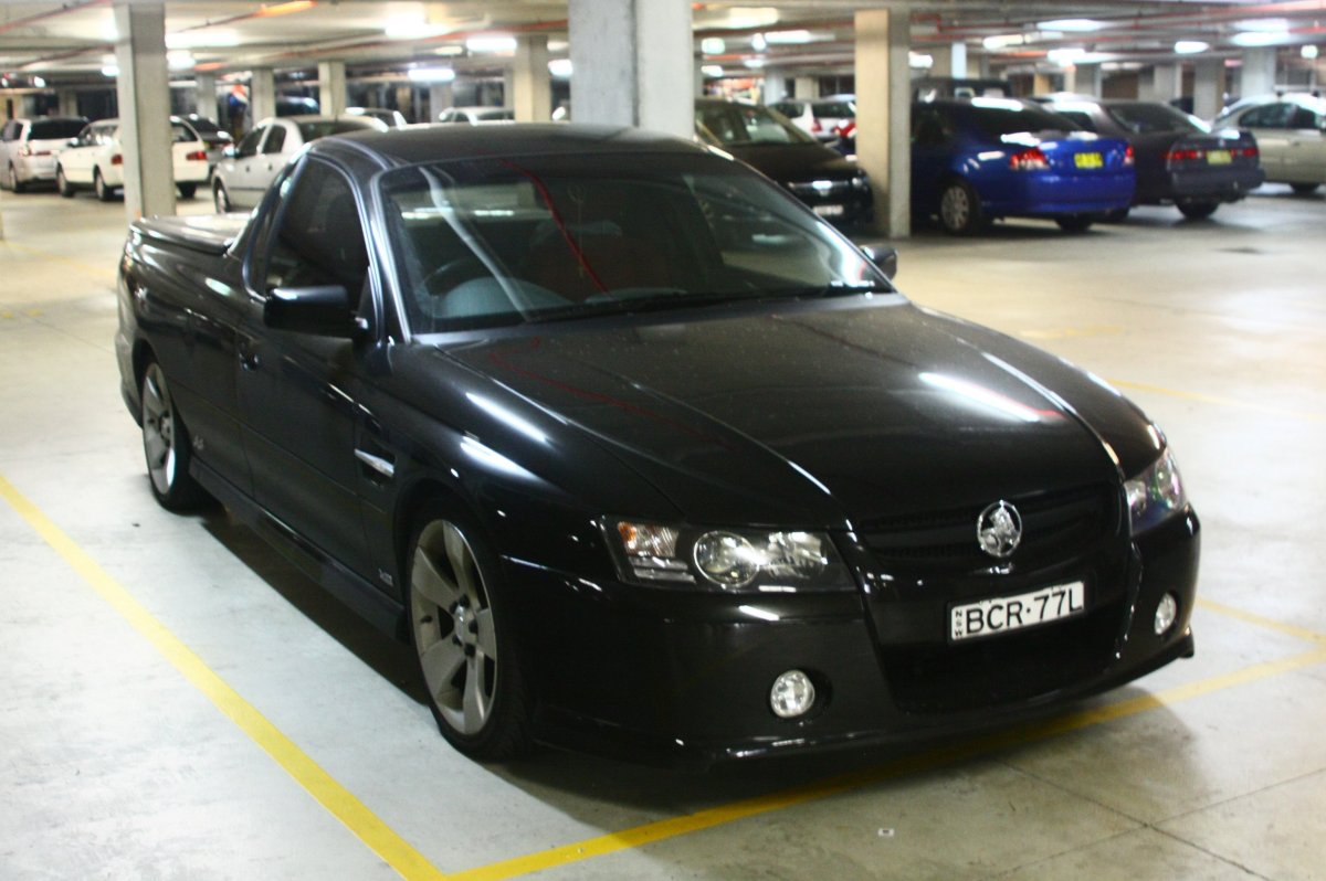 Лобовое стекло Holden ute SS купить