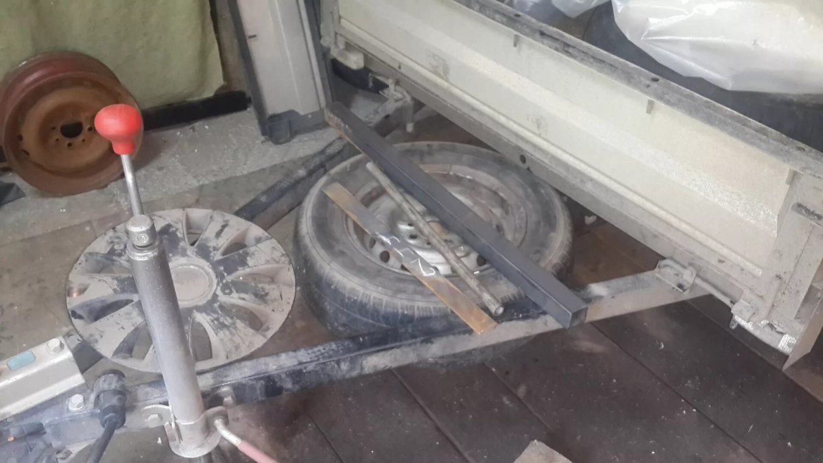 Пластина для запасного колеса МЗСА