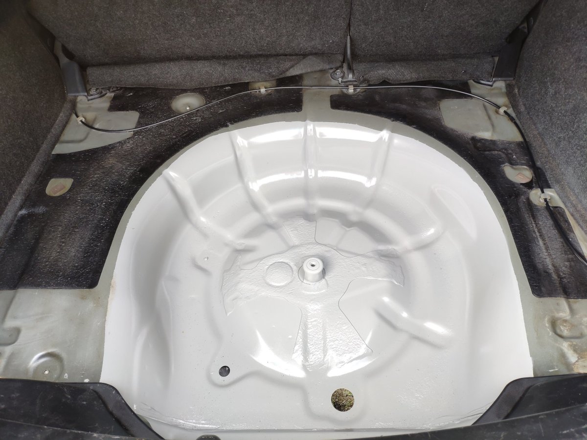 Ниша запасного колеса Мазда 626 gf седан