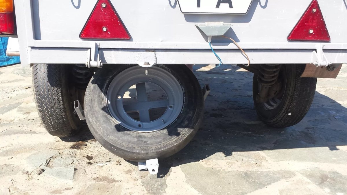 МЗСА кронштейн запасного колеса