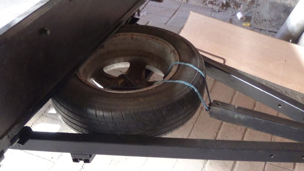 Запаска на прицеп МЗСА