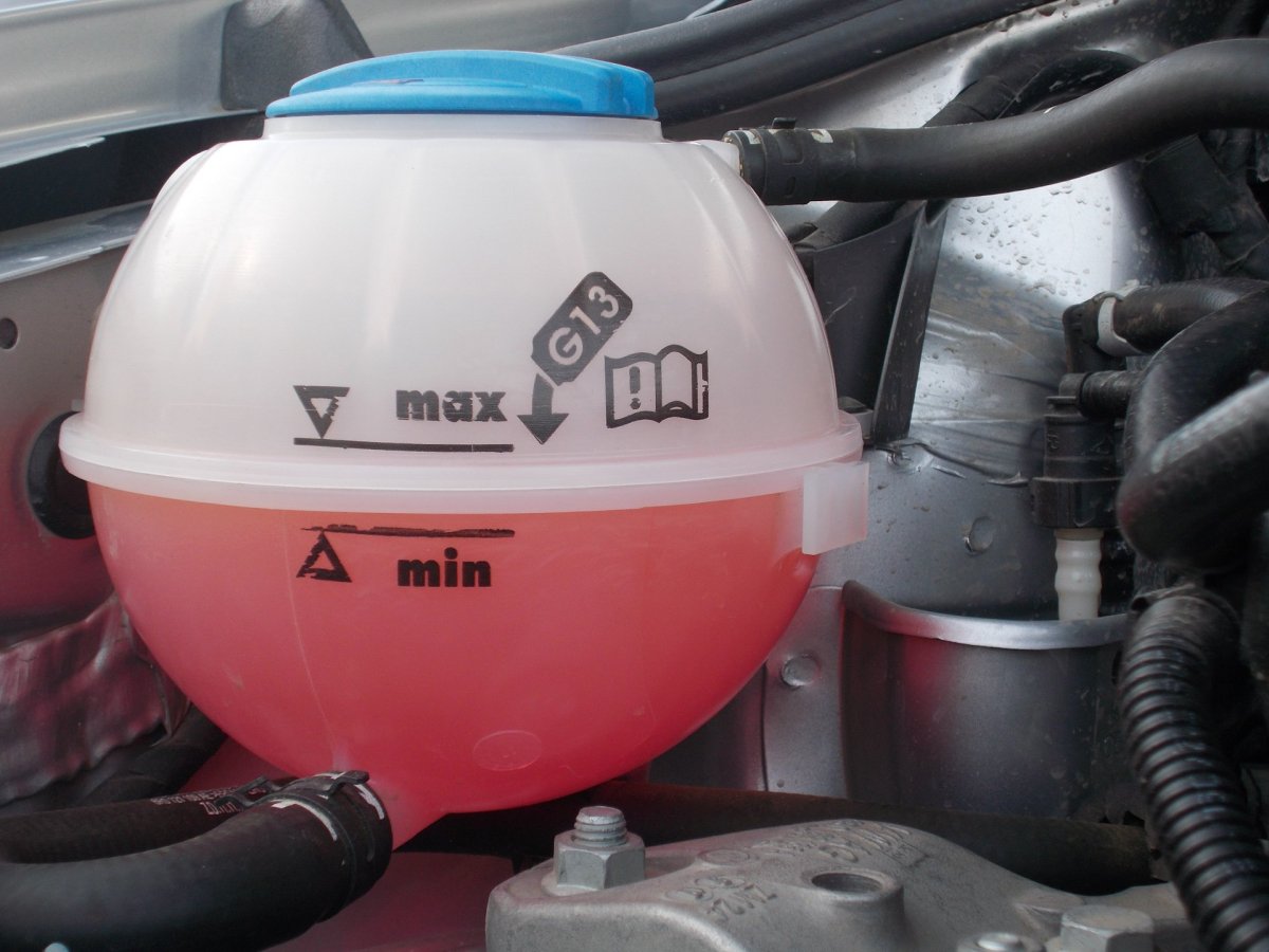 Расширительный бачок поло седан 1.6