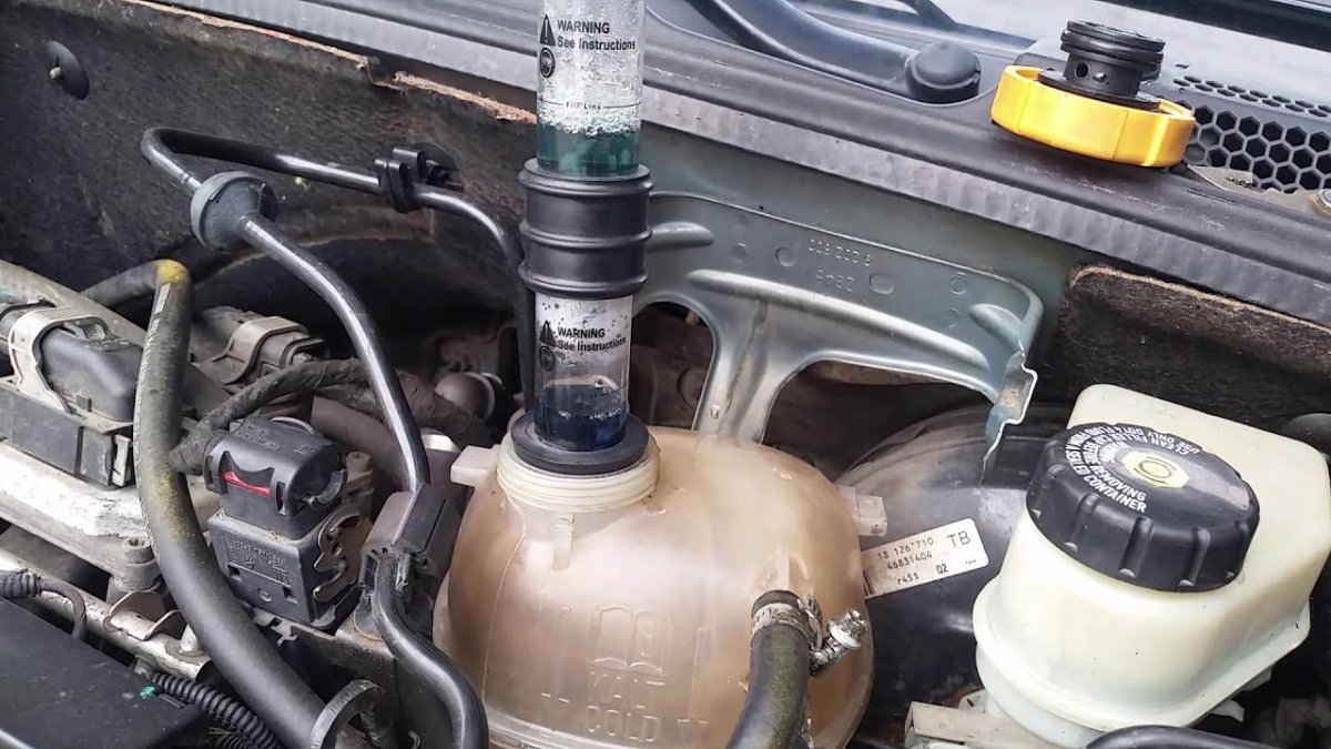 Расширительный бачок Инфинити fx35