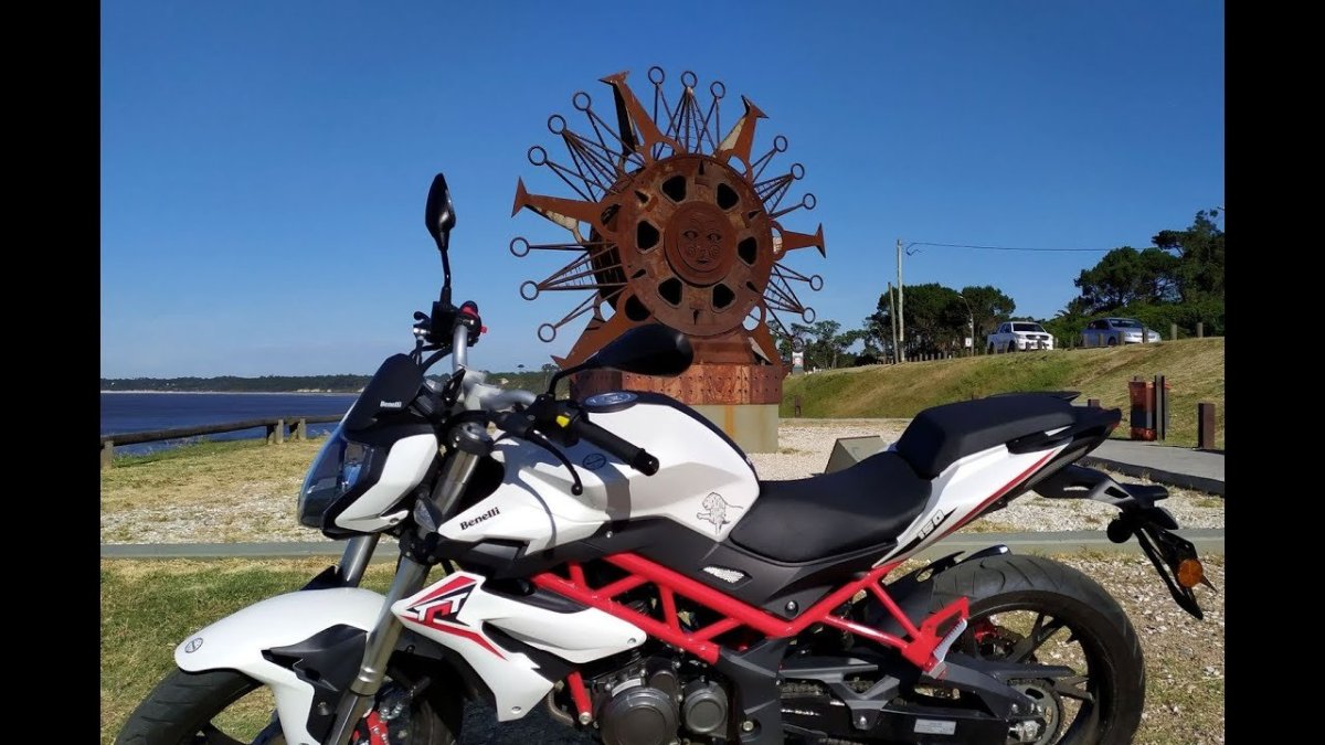 Benelli TNT 300 обзор