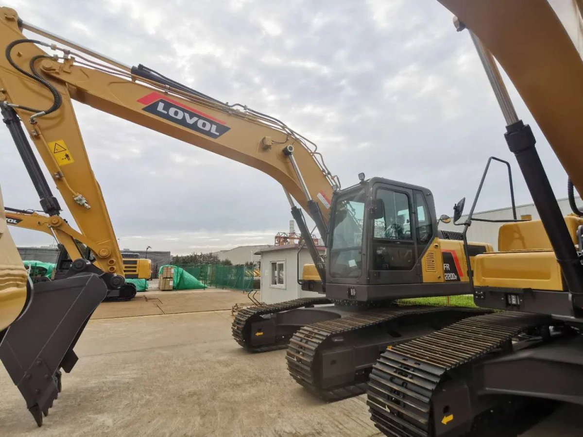 Экскаватор Lovol fr220d