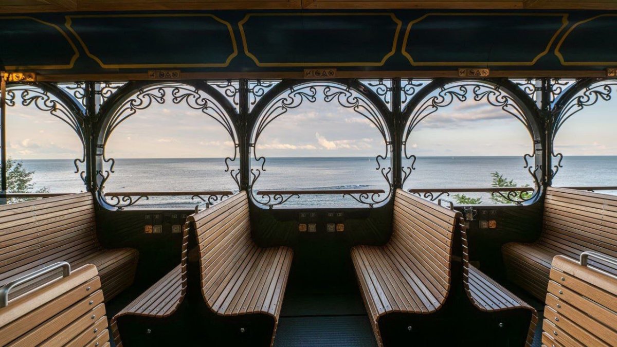 Круизный поезд