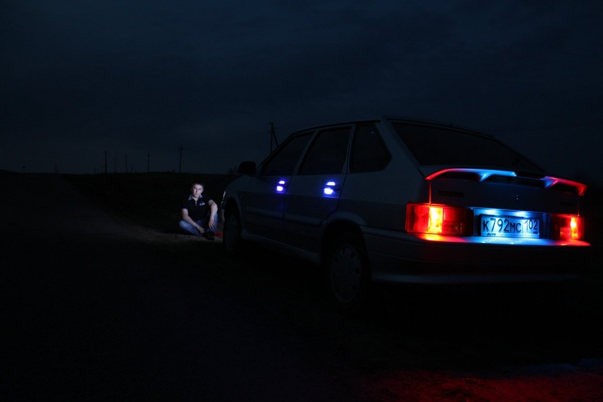 ВАЗ 2114 чёрная в темноте