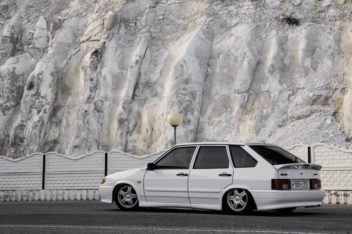 Лада 2114 белая