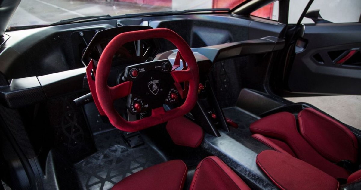Lamborghini Sesto elemento интерьер