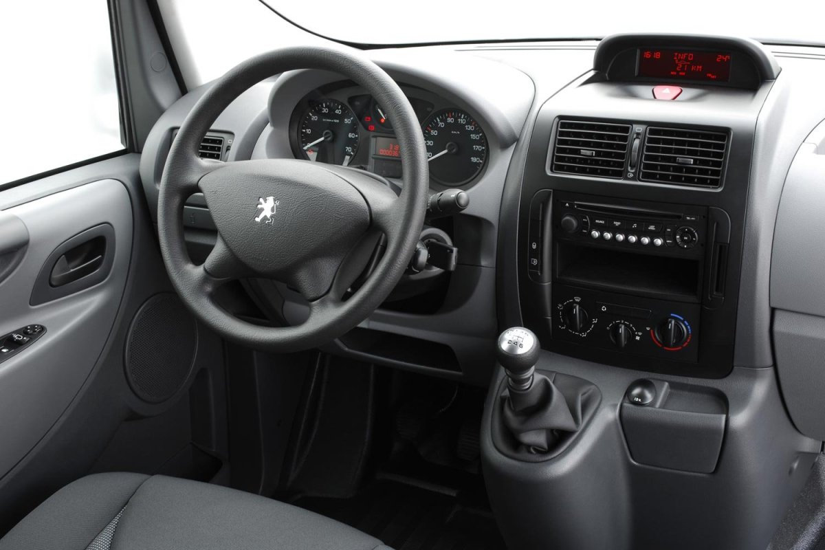 Пежо эксперт 2008 года