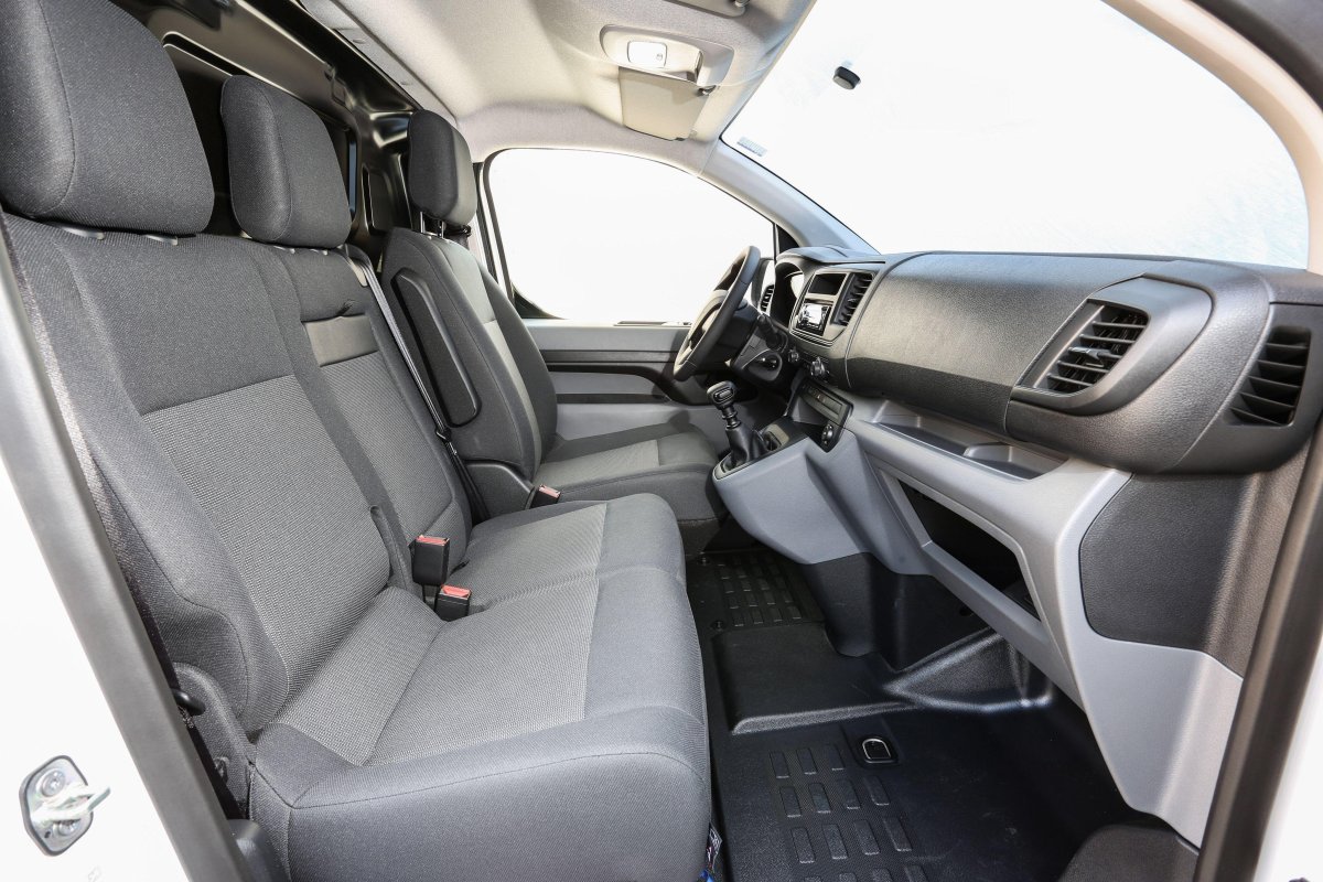 Peugeot Expert 2 салон
