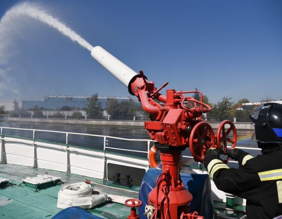 Пожарный корабль полковник Чернышев