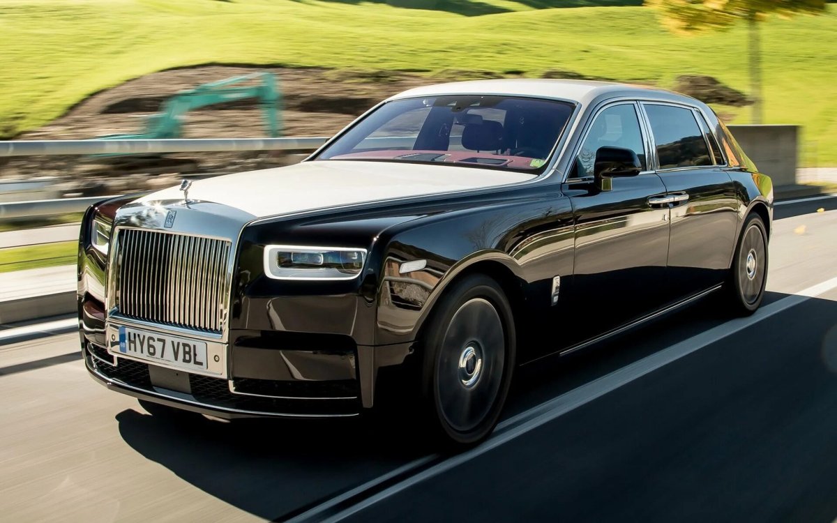 Роллс Ройс Фантом 2021