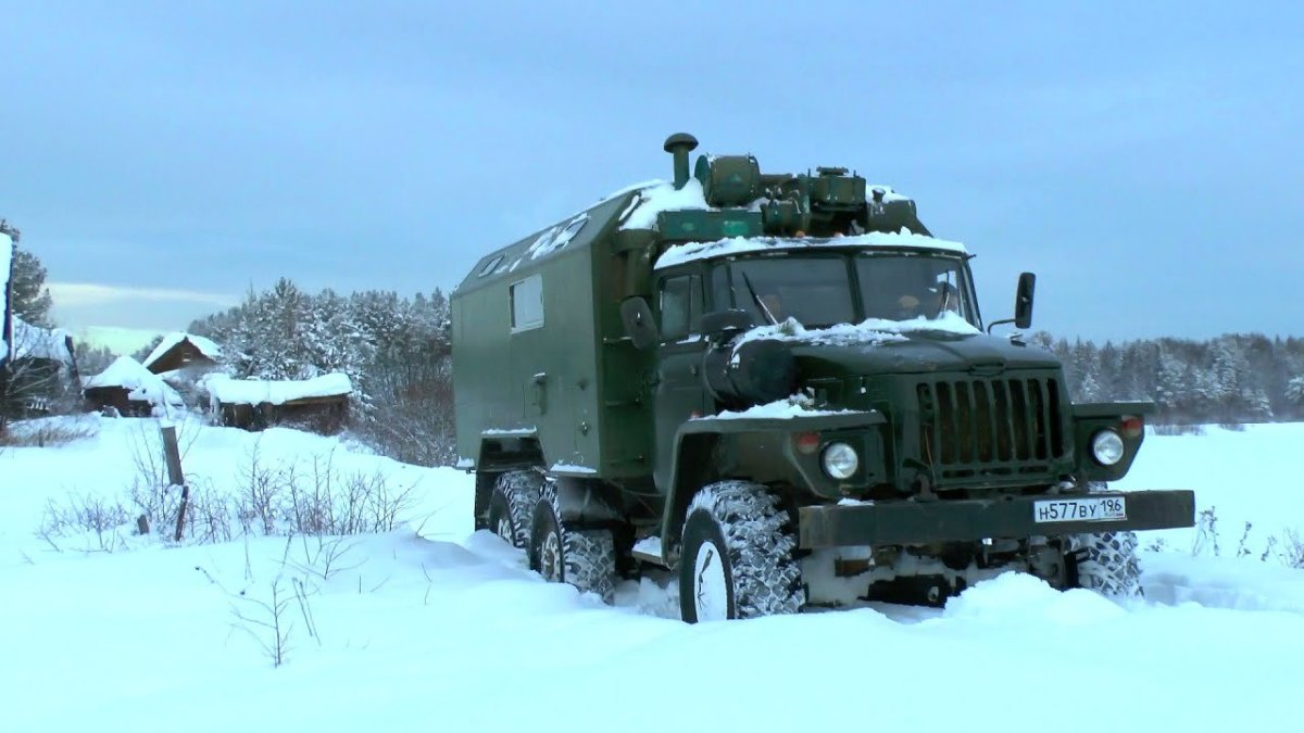 Урал 4320 ночью