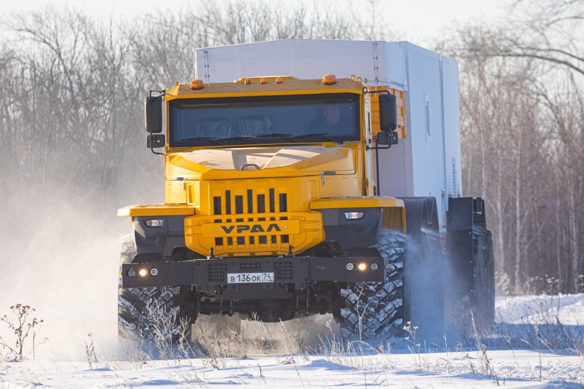 Арктический автопоезд Урал
