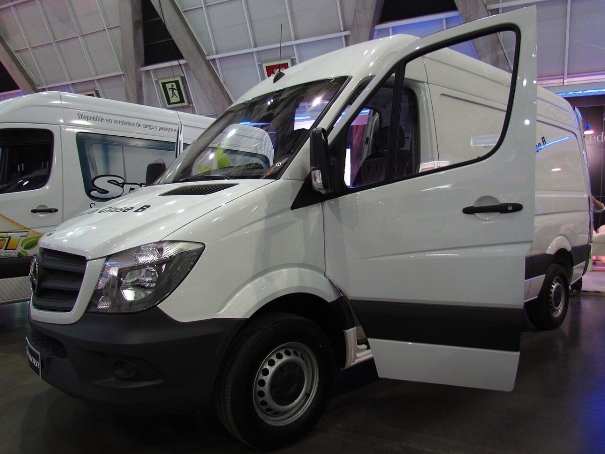 Мерседес Бенц 215 CDI Спринтер