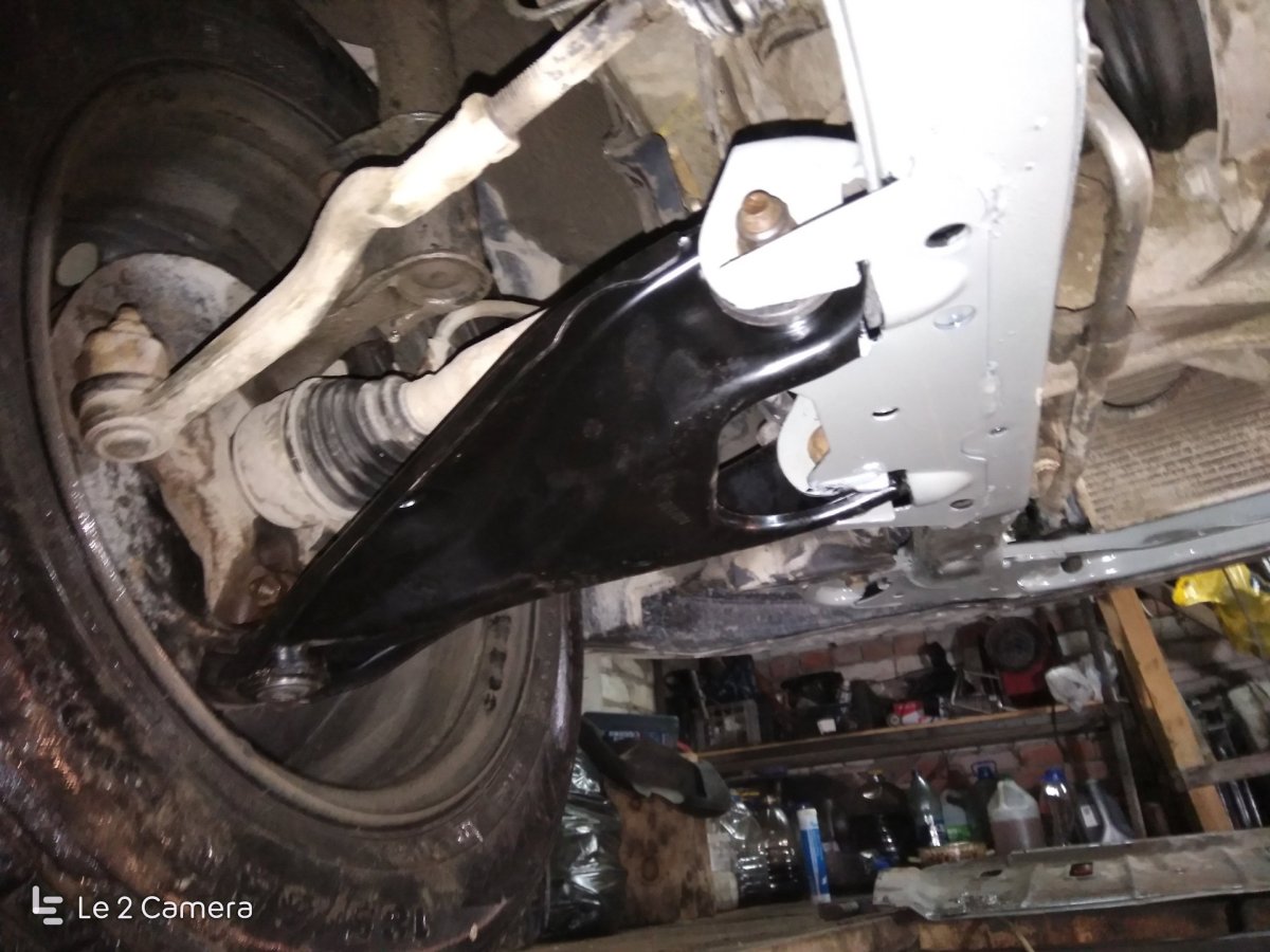 Задняя подвеска Рено Логан 1