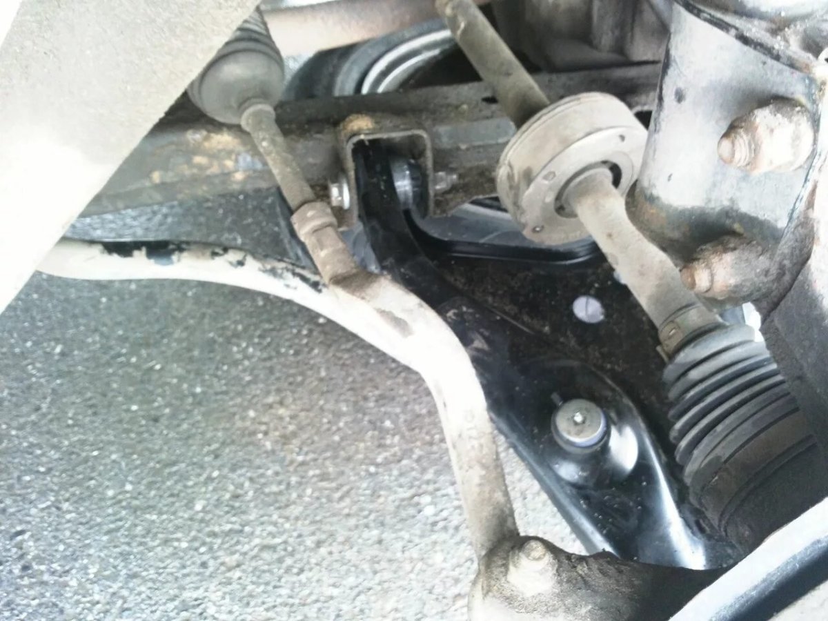 Рычаг шаровой опоры Рено Логан 2