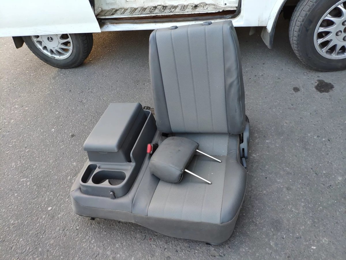 Подлокотник Ниссан Ванетте