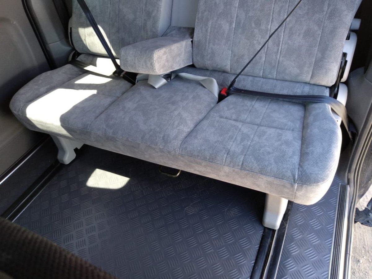 Сиденья Ниссан нв200