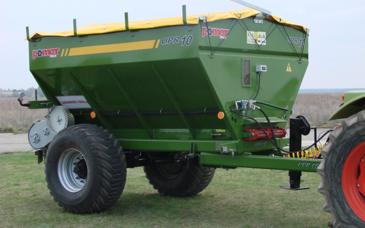 Разбрасыватель удобрений прицепной для т 150