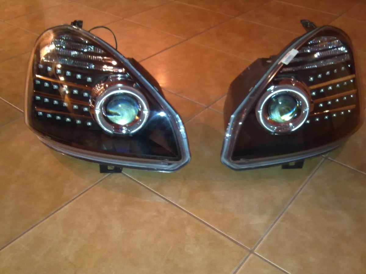 Линзованные фары Приора 2