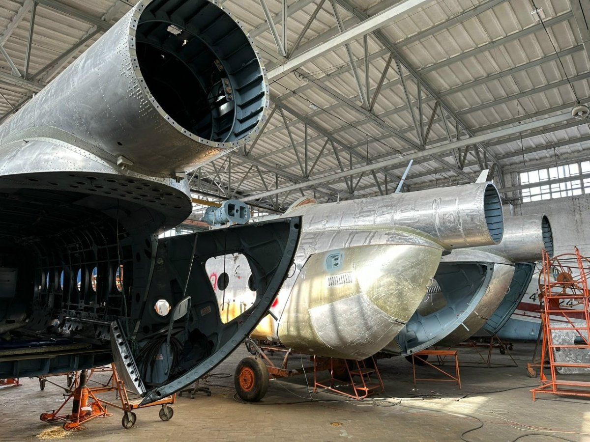 Винт ав112-114