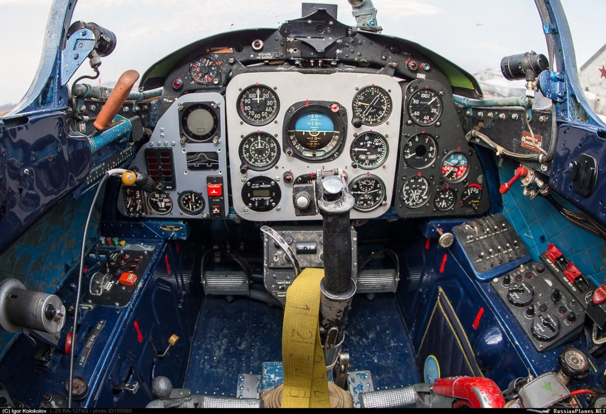 Aero l-29 Delfin кабина